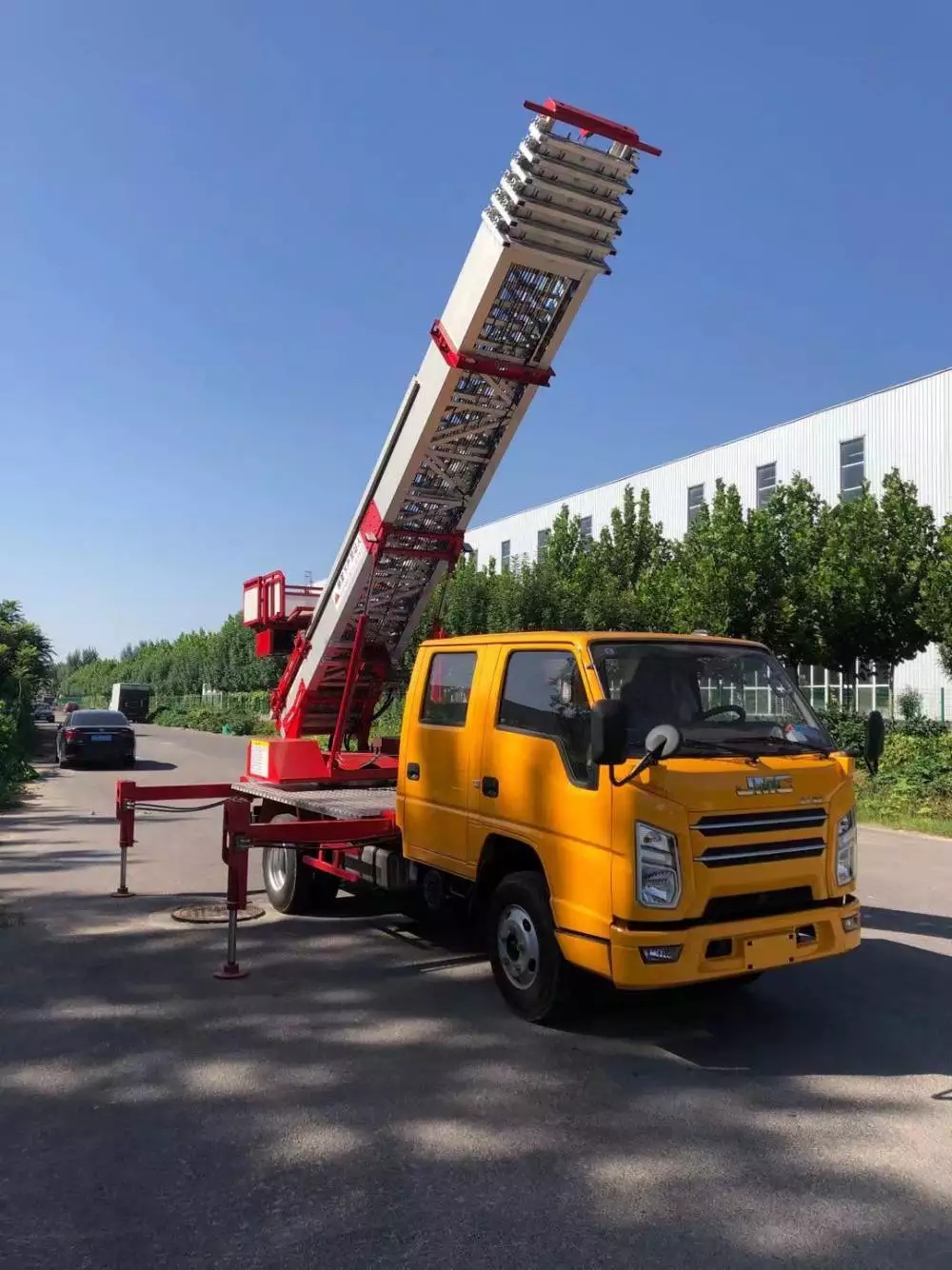 赤水附近的云梯车出租服务：轻松解决高空作业需求